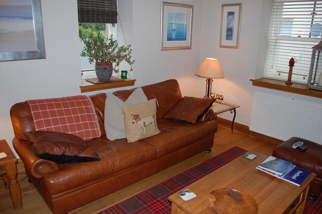 Lomond Castle Apartment Balloch Δωμάτιο φωτογραφία